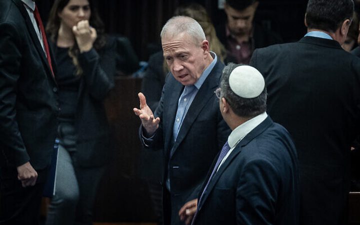 خلاف حاد بين غالانت وبن غفير بسبب صلاحيات الاعتقال الإداري