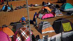 خبراء حقوقيون يطالبون تونس بالتوقف عن "ترحيل المهاجرين"