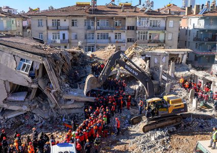 عالم زلازل روسي يحذر من وقوع زلزال مدمر في اسطنبول قبل عام 2030