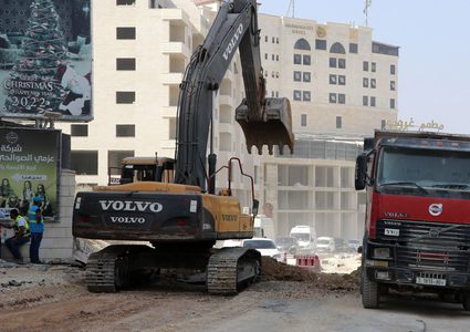 مجلس قروي بيت وزن يشتكي من تأخر إنجاز مشروع تزفيت الشارع الرئيسي