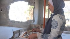 سيما الطويل .. شمس تشرق من بين الأنقاض