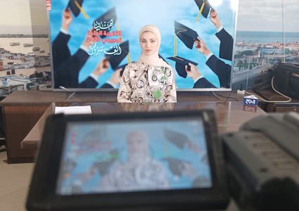 الطالبة ميرة الأشقر.. تفوق يزن حجم الاشتياق لوالدها المرغم على الغياب لظروف عمله