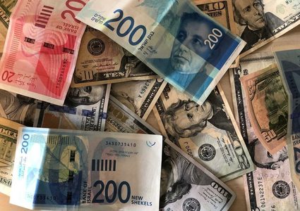 أسعار صرف العملات لليوم الخميس