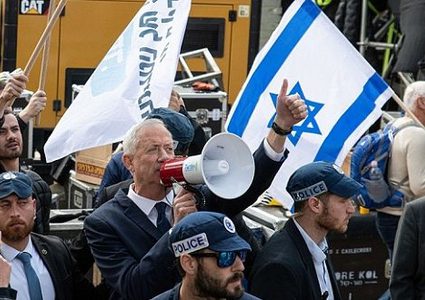 استطلاع للرأي : تراجع شعبية أحزاب الائتلاف و المعسكر الوطني يتفوق على الليكود