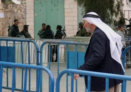 الاحتلال يعرقل وصول المصلين لصلاة الجمعة في الأقصى
