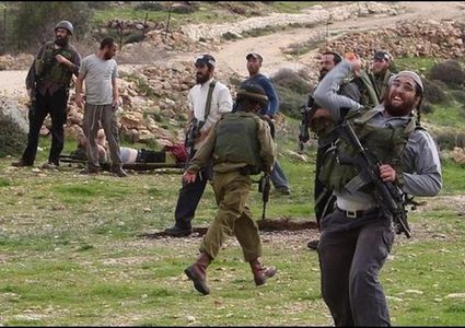 رام الله: مستوطنون يهاجمون منازل المواطنين في المزرعة الغربية