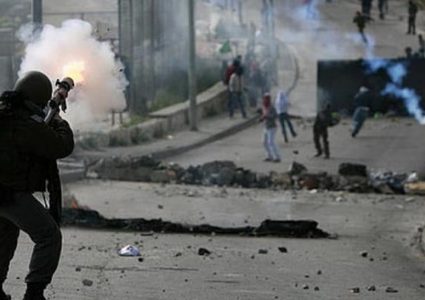 مواجهات مع قوات الاحتلال على مدخل مخيم الجلزون شمال رام الله