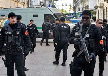 الأمن الجزائري يلقي القبض على شبكة للهجرة غير الشرعية في وهران