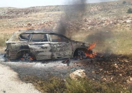 مستوطنون يحرقون مركبة ويعطبون عددا آخر في رام الله