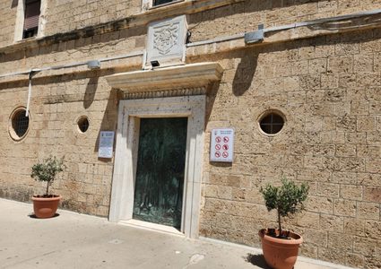 "الرئاسية العليا لشؤون الكنائس" تدين الاعتداء على دير مار الياس في حيفا