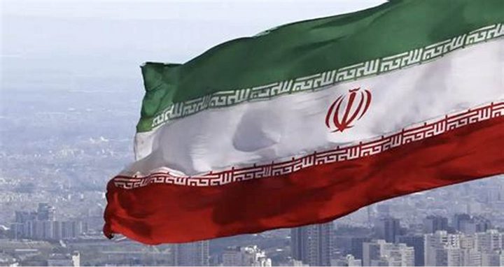 إيران: حظر مهرجان سينمائي بسبب ملصق لممثلة من دون حجاب