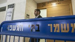 الاحتلال يمدد اعتقال 3 شبان زعم بأنهم نفذوا عملية طعن بالقدس