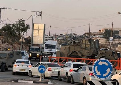 قوات الاحتلال تغلق طرقًا زراعية في بيت لحم