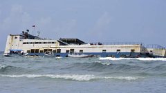 15 قتيلا و19 مفقوداً بعد غرق قارب قبالة سواحل إندونيسيا