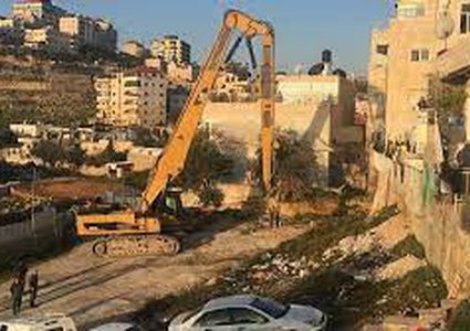 الاحتلال يدمر منزلا متنقلا في بتير غرب بيت لحم