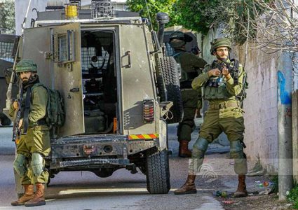 الاحتلال يعتقل شابا ويفتش منازل جنوب جنين