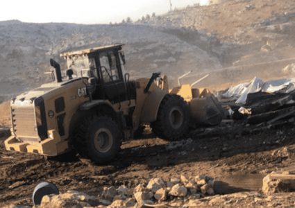 الاحتلال يهدم منشآت زراعية ويقتلع أشجاراً بالقدس