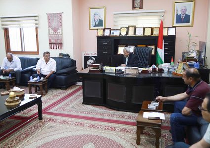 اجتماع يناقش مواجهة اعتداءات المستوطنين على تجمع عرب الخولي في واد قانا