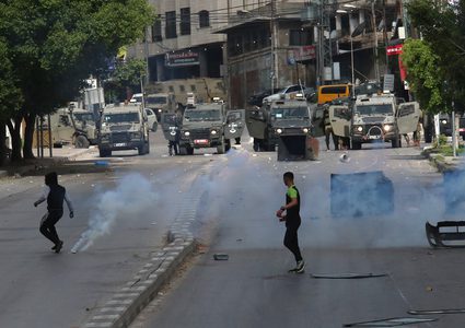 الاحتلال يصعد .. مواجهات واعتقالات في الضفة وغزة