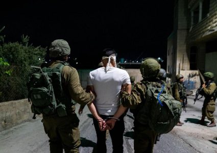 قوات الاحتلال تعتقل طالبا جامعيا من بلدة بدو شمال غرب القدس
