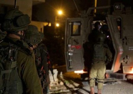 قوات الاحتلال تعتقل شابا من بلدة نعلين