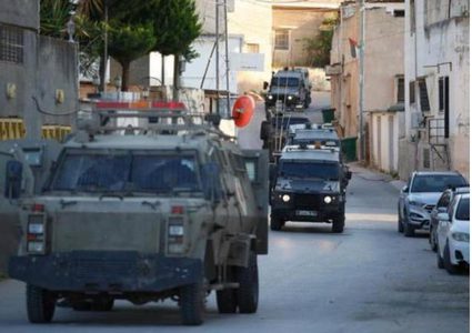 (محدث) إصابة خطيرة في الصدر خلال اقتحام الاحتلال مخيم العين في نابلس