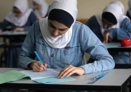 التربية و التعليم :  تتوقع التحاق 20 الف طالب توجيهي بالدورة الثانية