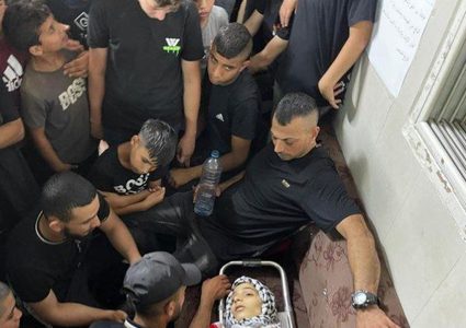 جماهير قلقيلية تشيع جثمان الشهيد الطفل الشهيد فارس أبو سمرة