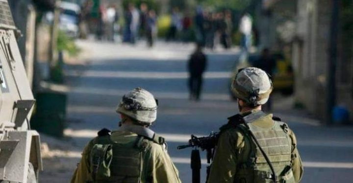 الاحتلال يداهم المحال التجارية في مخيم شعفاط بالقدس المحتلة