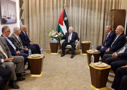 الرئيس يدعو إلى تشكيل لجنة متابعة من الحضور لاستكمال الحوار بهدف إنهاء الانقسام