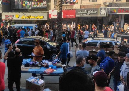 المئات من الغزيين يخرجون للشوارع احتجاجاً على الأوضاع المعيشية