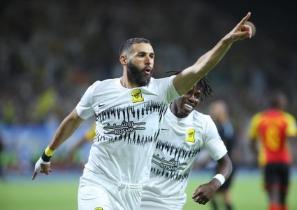 بنزيمة يواصل تألقه ويقود الاتحاد لدور الثمانية بالبطولة العربية