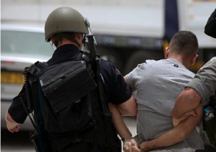 الاحتلال يعتقل 4 مقدسيين بينهم فتى