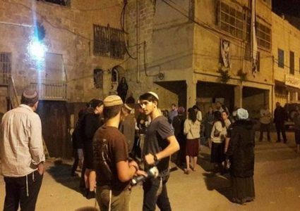 نابلس: مستوطنون يهاجمون منزلا في بورين