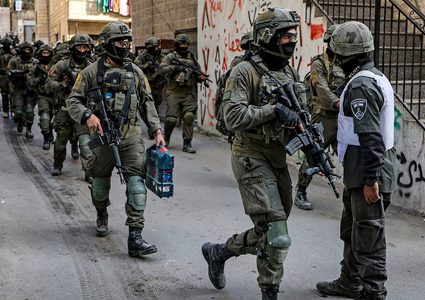 الاحتلال يهدم منشأة تجارية في دير بلوط