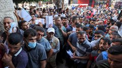 "إسرائيل" تفكر في زيادة عدد العمال الغزيين المسموح لهم بالعمل في مناطقها