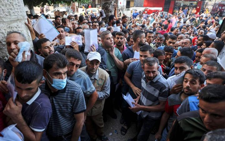 "إسرائيل" تفكر في زيادة عدد العمال الغزيين المسموح لهم بالعمل في مناطقها