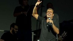 شروط غريبة لحضور حفل عمرو دياب في مصر