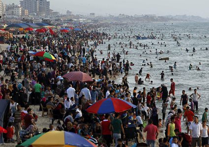 وفاة طفل غرقاً في بحر غزة