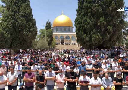 50 ألفا يؤدون صلاة الجمعة في المسجد الأقصى