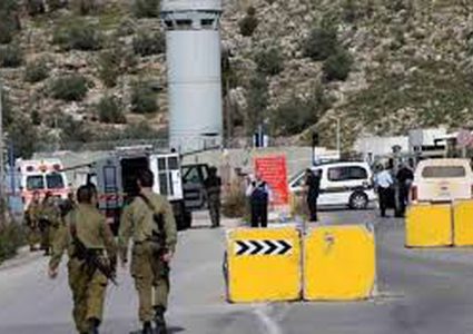 الاحتلال يعيق حركة المواطنين على حاجز "دوتان" العسكري قرب يعبد