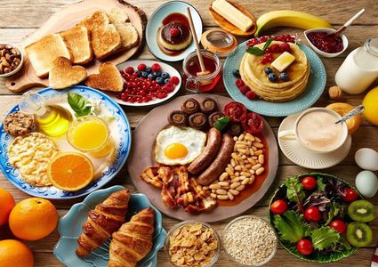 تناول الفطور قبل الساعة الثامنة يحمي من الإصابة بالسكري