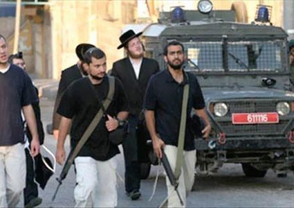 مستوطنون يهاجمون عدة مناطق في الضفة ويعتدون على ممتلكات المواطنين