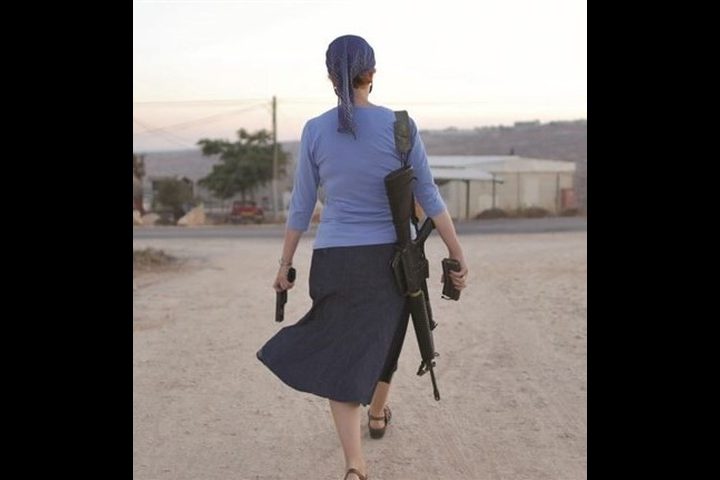 ارتفاع معدل تسليح النساء اليهوديات بـ 88% منذ مطلع العام