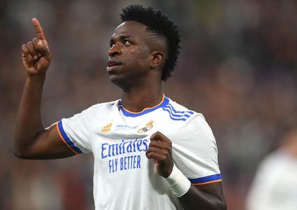 فينيسيوس يراهن على حلم الريال لتغيير قناعة أنشيلوتي