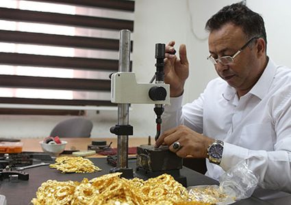 "الاقتصاد": دمغ نحو 1.5 طن ذهب الشهر الماضي