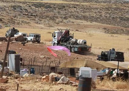 سلطات الاحتلال تجبر 6 عائلات بدوية بالرحيل قسراً عن تجمع القبون في رام الله