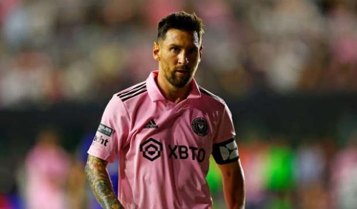 ميسي في شجار كلامي مع لاعب أورلاندو ستي أثناء مباراة الفريقين في الدوري الأميركي