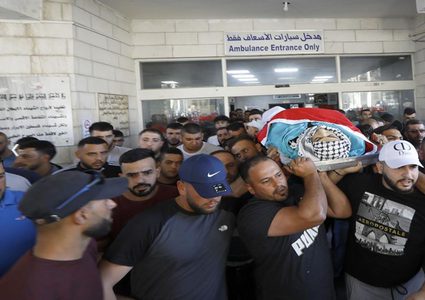 جماهير غفيرة تشيع جثمان الشهيد الفتى رمزي حامد في سلواد