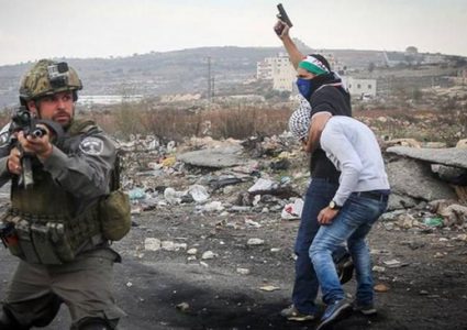 قوة إسرائيلية خاصة تختطف شابا من مكان عمله في رام الله